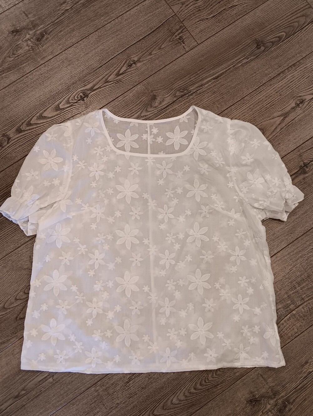Classic Embroidered Eyelet Puff Sleeve Blouse.